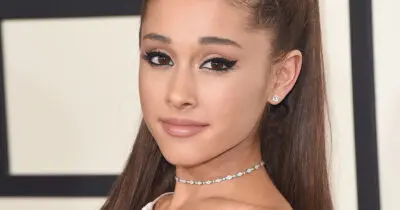 Ariana Grande è in vetta alle hit parade