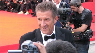 EZIO GREGGIO E IL “MEGASERVIZIO” SU SETTE: LA “SANTIFICAZIONE” DEL COMICO NON TIENE CONTO DELL’EVASIONE FISCALE