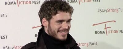 “C’È POSTA PER TE”, RICHARD MADDEN COMMOSSO PER LA STORIA DI FEDERICA E FABIO