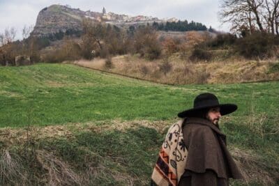 VINICIO CAPOSSELA PORTA A MILANO LE SUE CANZONI DELLA CUPA