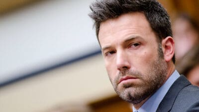 BEN AFFLECK FA UN PASSO INDIETRO: «LASCIO LA REGIA DI THE BATMAN»