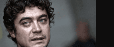 SCAMARCIO SI SFOGA E LITIGA COL PUBBLICO: “VI INGANNANO E TRATTANO COME BAMBINI”