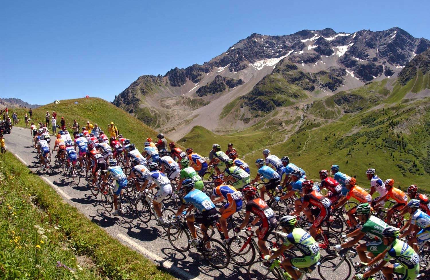 La predisposizione alle chiacchiere nella maratona tv del Tour