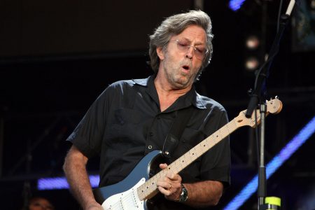 Eric Clapton non farà concerti per soli vaccinati