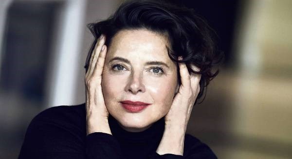 Isabella Rossellini: «Io e la mia cagnolina Pan in palcoscenico»