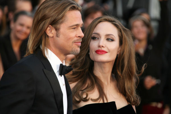 Angelina Jolie sceglie la carriera e affida i figli a Brad Pitt