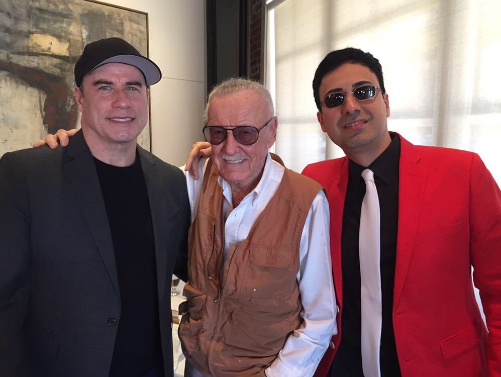 Stan Lee a lezione di danza da John Travolta