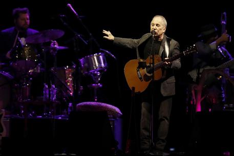 Paul Simon vende alla Sony 60 anni di musica