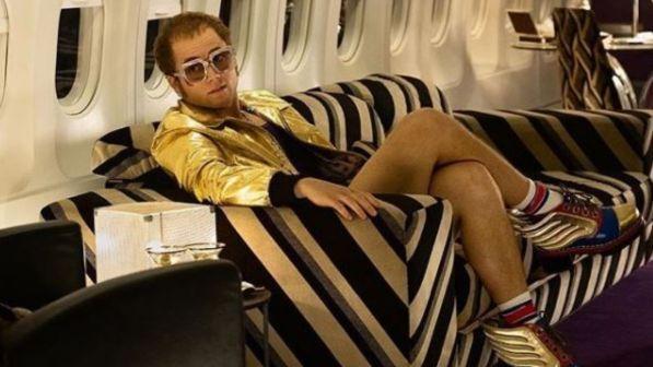 Elton John, ecco il primo trailer del biopic sulla leggenda del pop: “Rocketman”