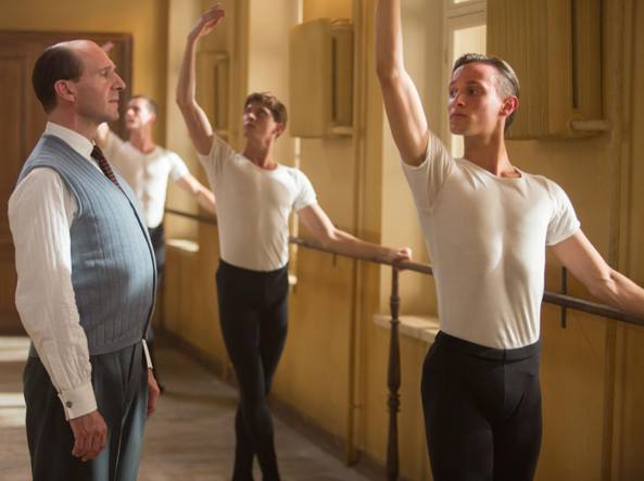 Ralph Fiennes e il giovane Nureyev «Vi svelo la sua fuga dall’Urss»