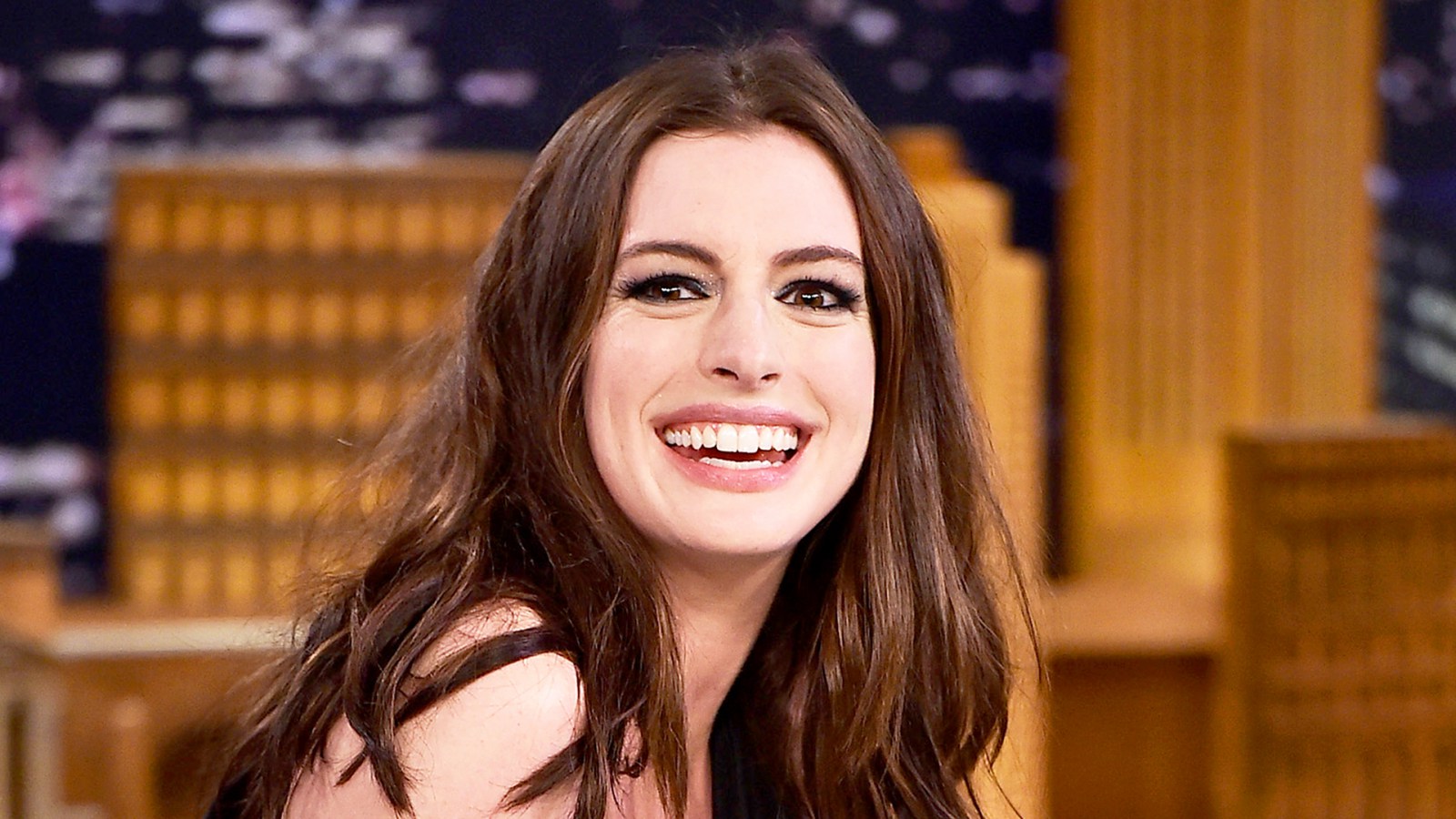 Anne Hathaway: “È arrivato il tempo di mescolare le carte”