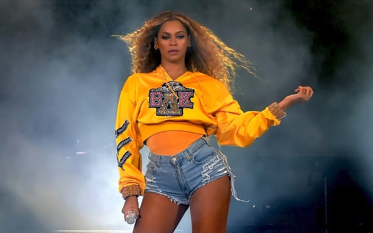 Beyoncé dona 6 milioni di dollari per aiutare chi combatte contro il Coronavirus