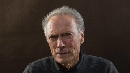 Rete 4 festeggia i 90 anni di Clint Eastwood trasmettendo il film “Ore 15:17 – Attacco al treno”