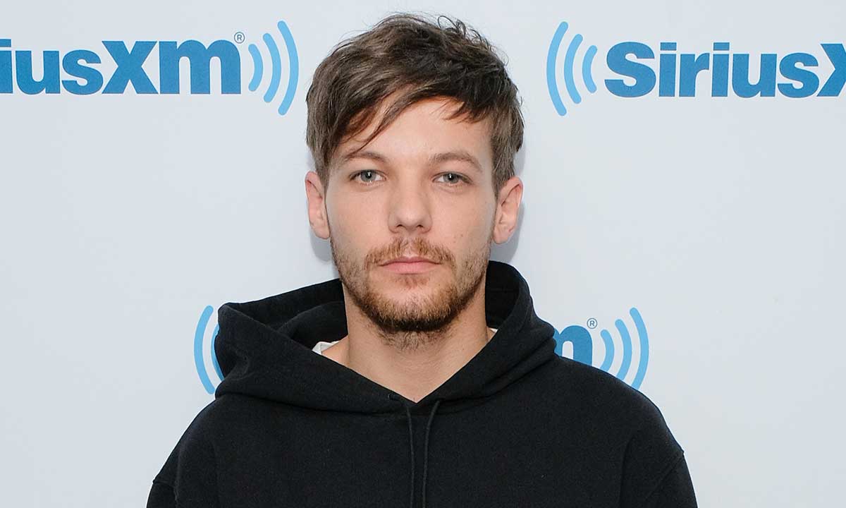 Louis Tomlinson rompe il silenzio dopo la morte della sorella: «Grazie per tutto l’amore»