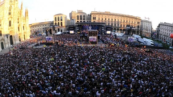 Radio Italia Live, Sting al concerto in piazza Duomo. Sul palco anche Bertè, Ultimo, Mengoni e Sfera Ebbasta