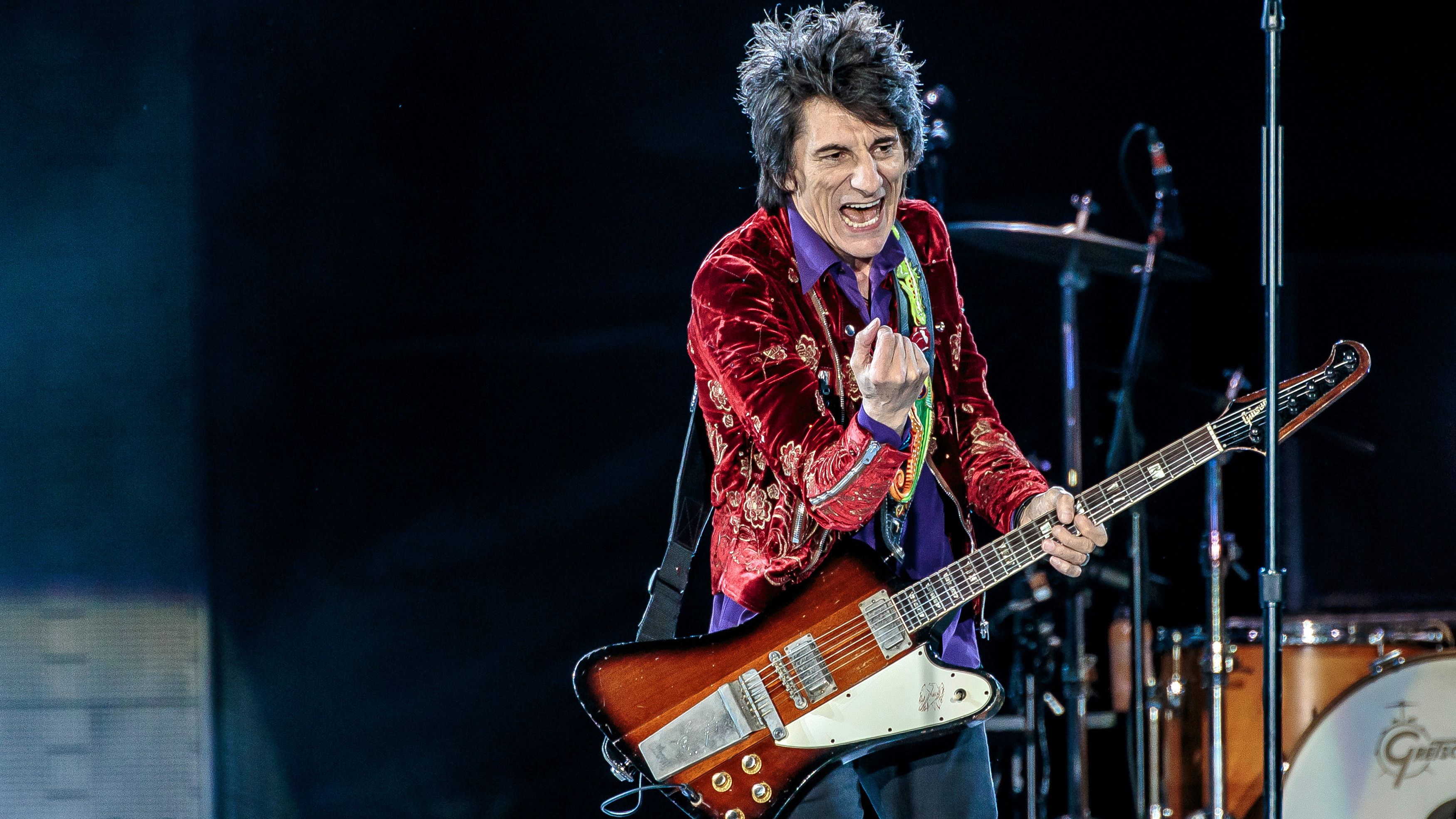 Ronnie Wood inaugura il suo ritratto dei Rolling Stones ispirato a Picasso