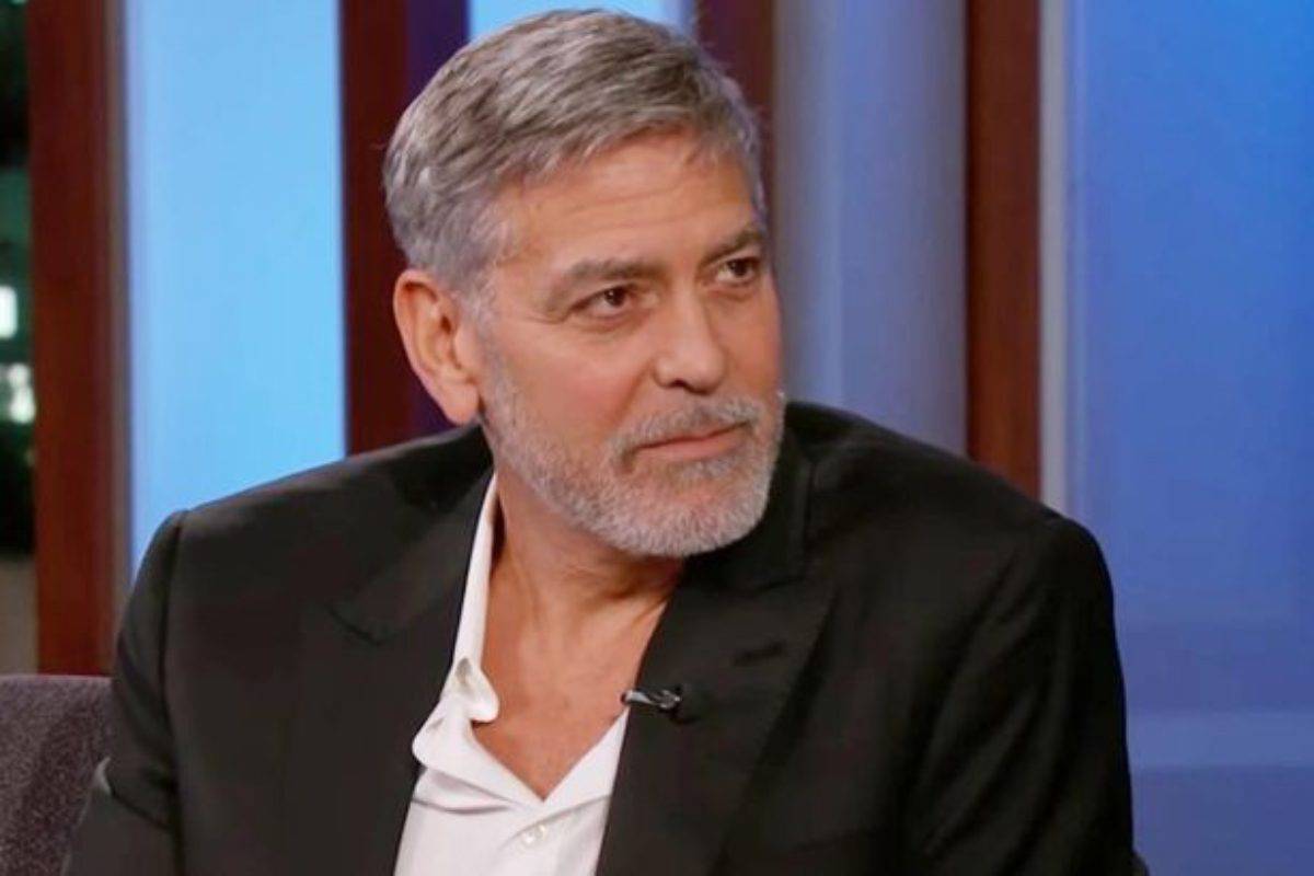 George Clooney, “Pensavo di morire”. L’attore racconta l’incidente in moto in Italia