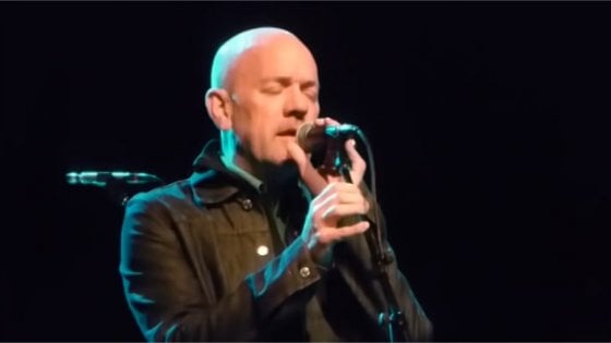 Michael Stipe canta tre brani inediti a New York