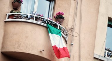 Coronavirus, quali sono le canzoni più cantate sui balconi d’Italia?