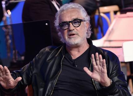 Flavio Briatore rivela: ‘Tratto mio figlio da 60enne’. Poi spiega a quanti metri di distanza vive l’ex moglie Elisabetta Gregoraci