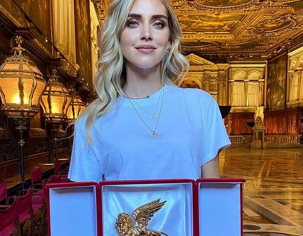 Codacons denuncia Chiara Ferragni per blasfemia