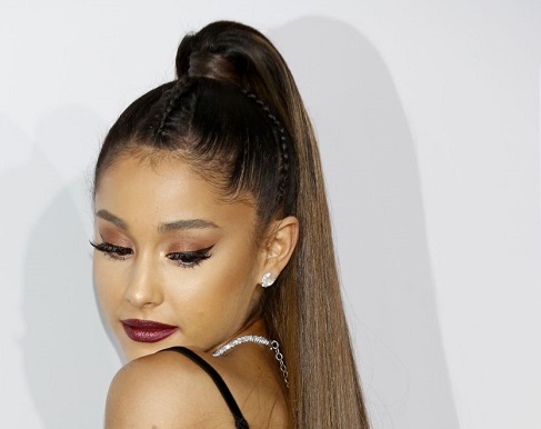 Ariana Grande, niente tour prima del 2022: “Non voglio mettere in pericolo i miei fan”