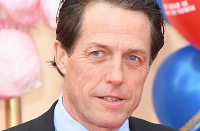 Hugh Grant e il creatore di Black Mirror insieme per un mockumentary sul 2020 per Netflix