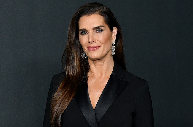 Infortunio per Brooke Shields che si rompe il femore