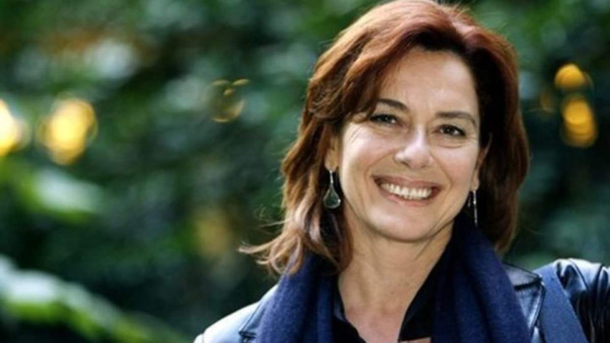 Monica Guerritore omaggia Strehler con “L’anima buona di Sezuan”: “La necessità ci rende cattivi”