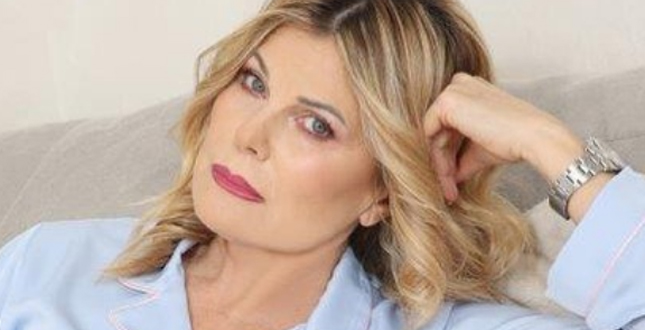 Patrizia Pellegrino operata d’urgenza per un tumore al rene: “Mi sveglio quattro volte per notte nel panico”