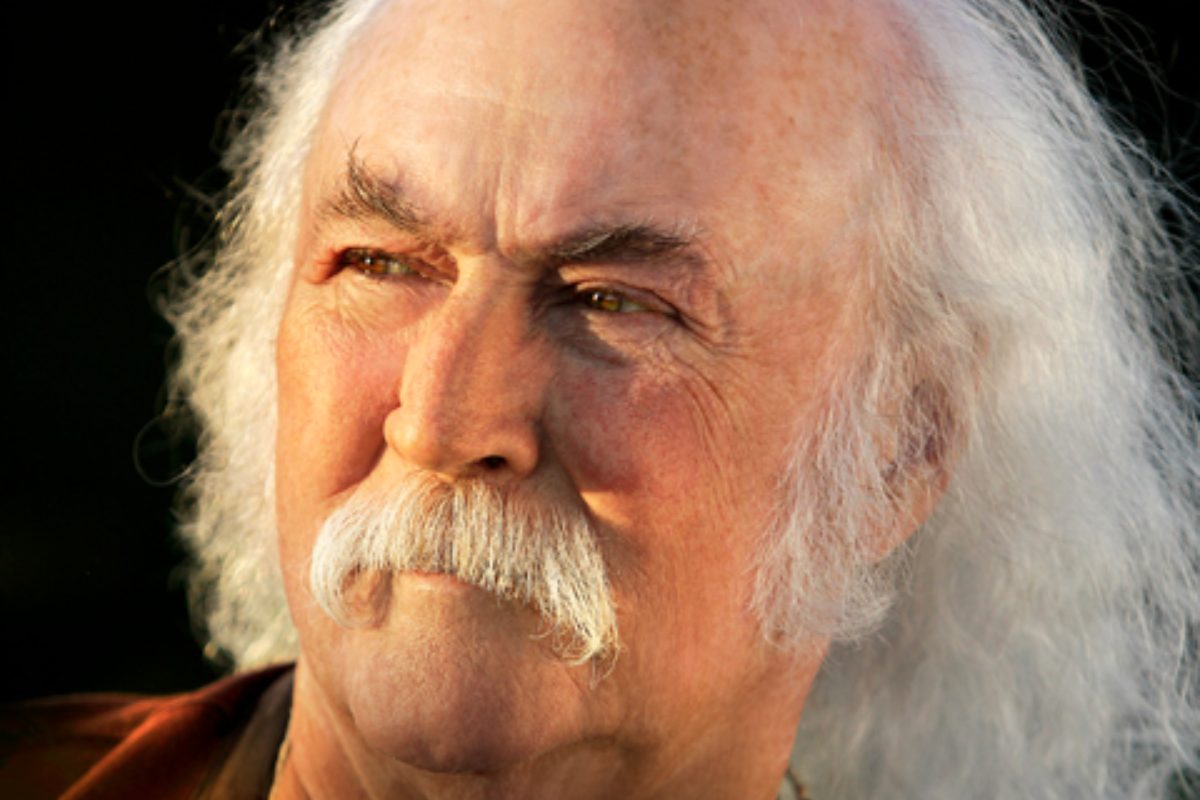 David Crosby aveva quasi perso tutto, ora ci insegna a essere felici