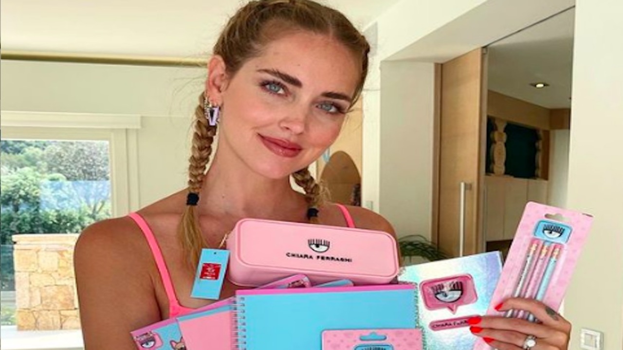 Chiara Ferragni lancia la linea scuola: prezzi e altri dettagli