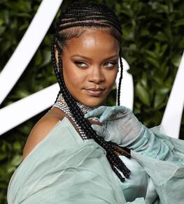 Rihanna nel club dei miliardari, entra in classifica Forbes