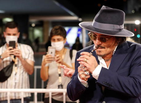 Johnny Depp premiato a San Sebastian