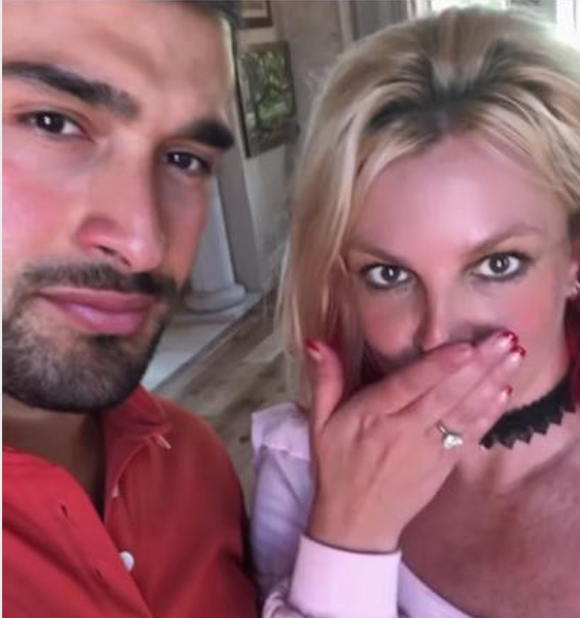 Britney Spears e Sam Asghari si sposano: ecco l’anello