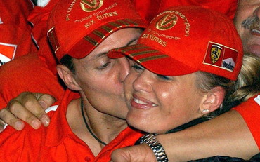 Michael Schumacher, la moglie Corinna: “Mi manca ogni giorno. Lui è qui, anche se in modo diverso”