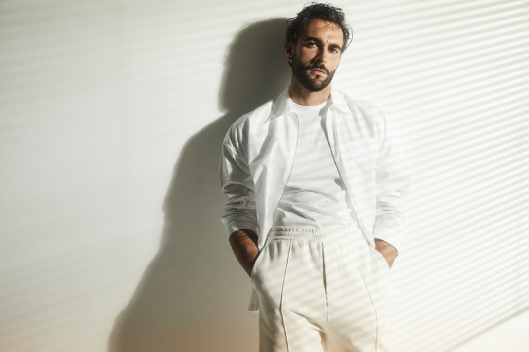 Marco Mengoni, il giorno di Natale ci regala Caro amore lontanissimo