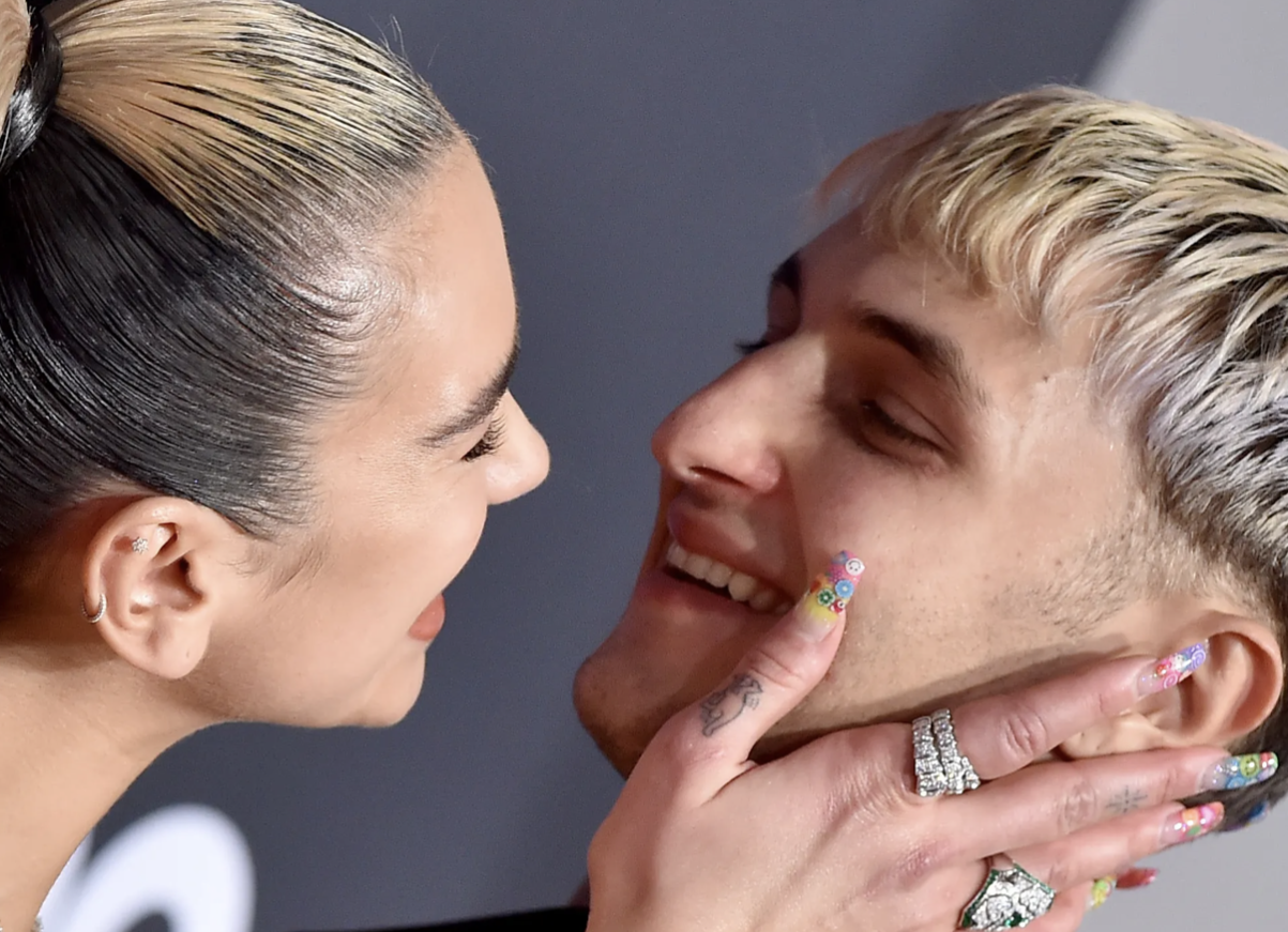 Dua Lipa, è finito l’amore con Anwar Hadid?