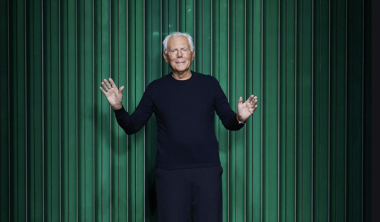 Moda, Giorgio Armani sfila senza musica per rispetto al popolo ucraino