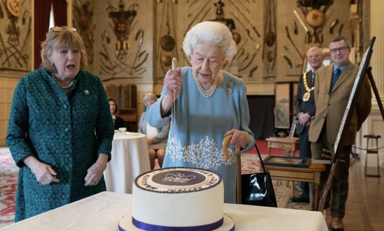 Sono cominciati (alla grande) i festeggiamenti per il Giubileo di Platino della Regina Elisabetta