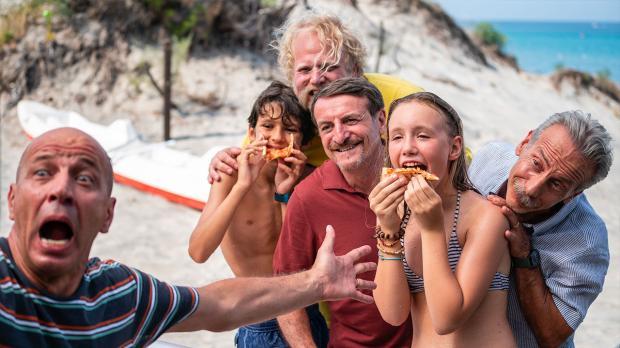 Su Canale 5 arriva in prima visione in chiaro “Odio l’Estate” con Aldo, Giovanni e Giacomo