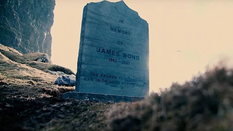 Una lapide per 007: le Isole Fær Øer commemorano il defunto James Bond