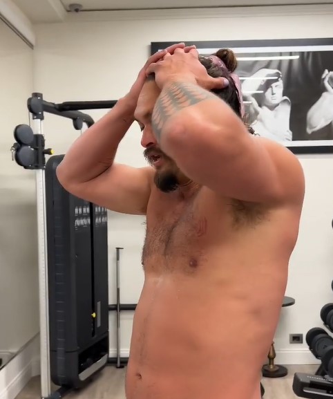 Jason Momoa: le sue scuse per la foto scattate nella Capella Sistina￼