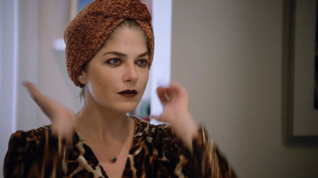 Selma Blair racconta la sua battaglia contro l’alcolismo: “Mi sono ubriacata per la prima volta a 7 anni”