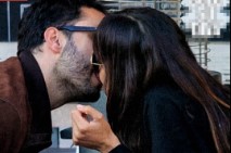 Ambra Angiolini bacia un uomo misterioso: nuovo amore dopo Allegri