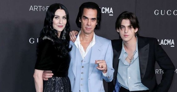 Tragedia per Nick Cave: muore il secondo figlio Jethro a 31 anni