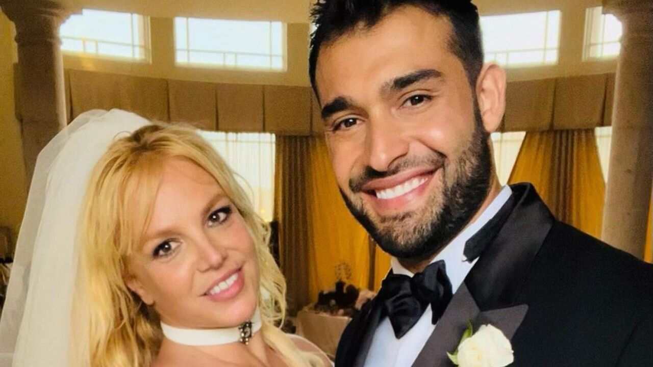 Britney Spears e Sam Ashgari vivono sotto protezione: l’ex marito della cantante arrestato per stalking