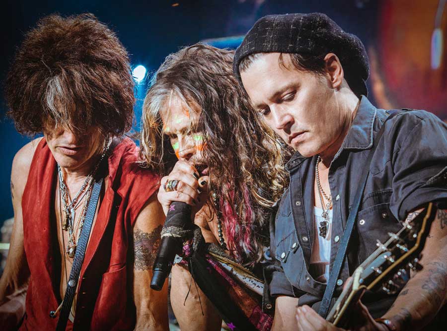 Johnny Depp annuncia il tour con gli Hollywood Vampires per l’estate 2023