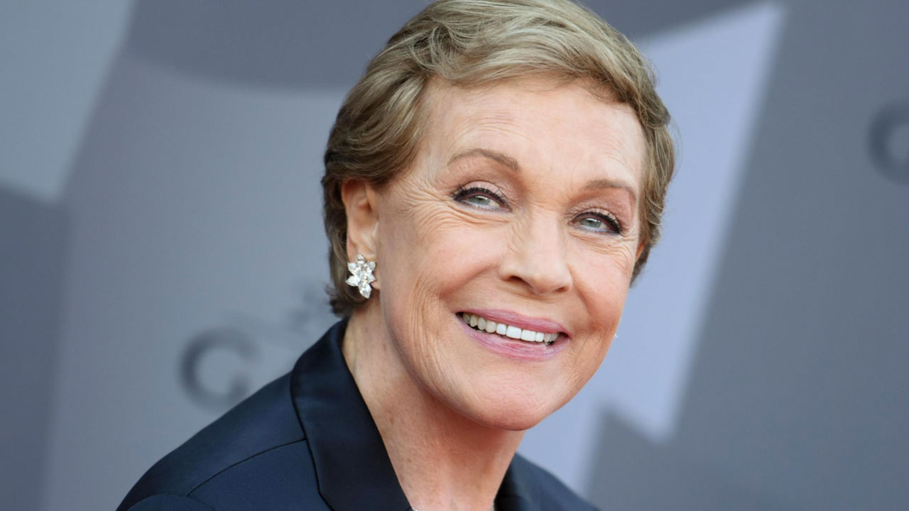 Bridgerton, Julie Andrews non ha mai incontrato i colleghi di set nella vita reale