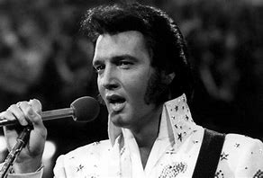 Elvis Presley, 45 anni fa l’addio alla leggenda del rock’n’roll